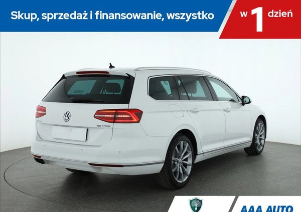 Volkswagen Passat cena 71000 przebieg: 135484, rok produkcji 2016 z Władysławowo małe 277